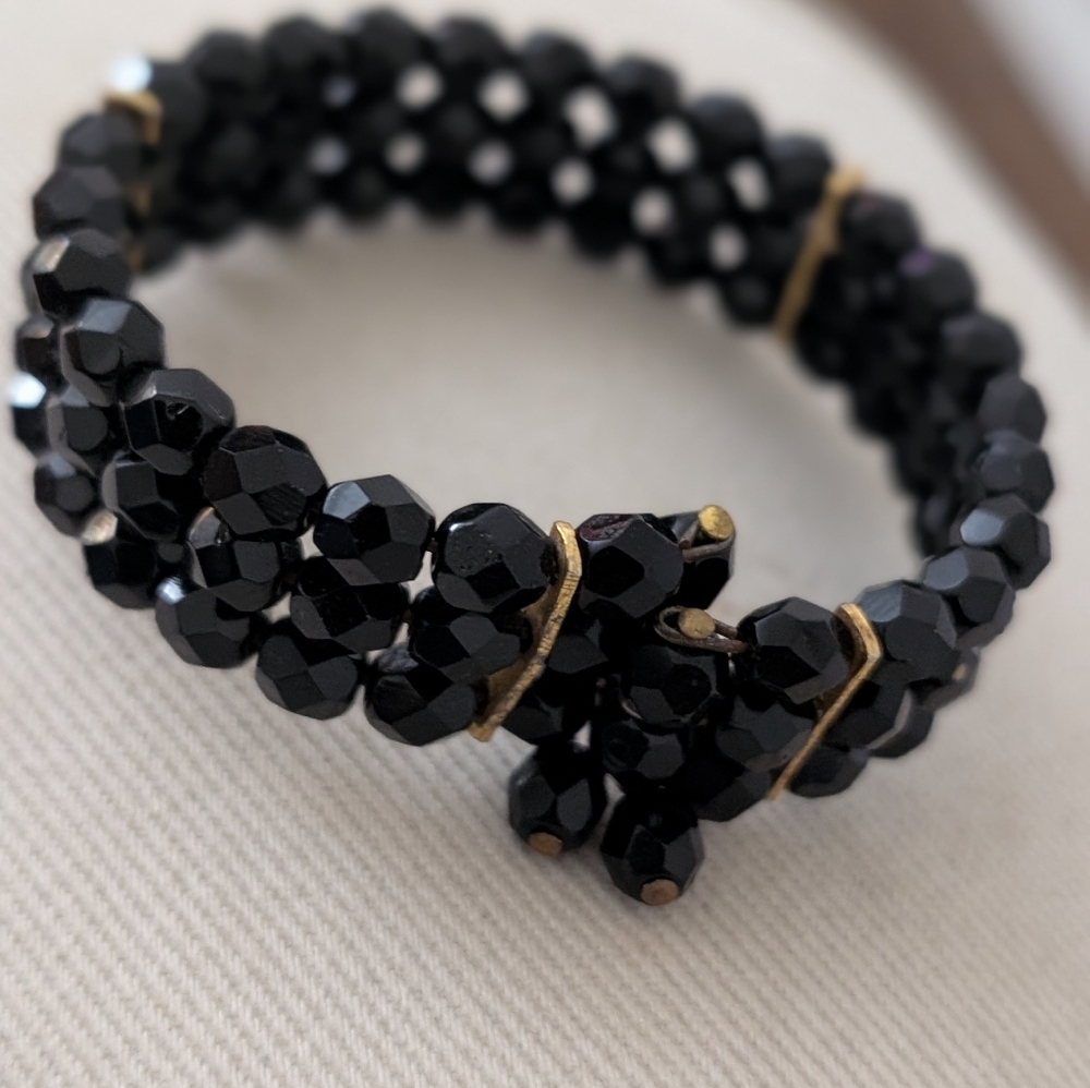 VINTAGE black beaded stretch bracelet
